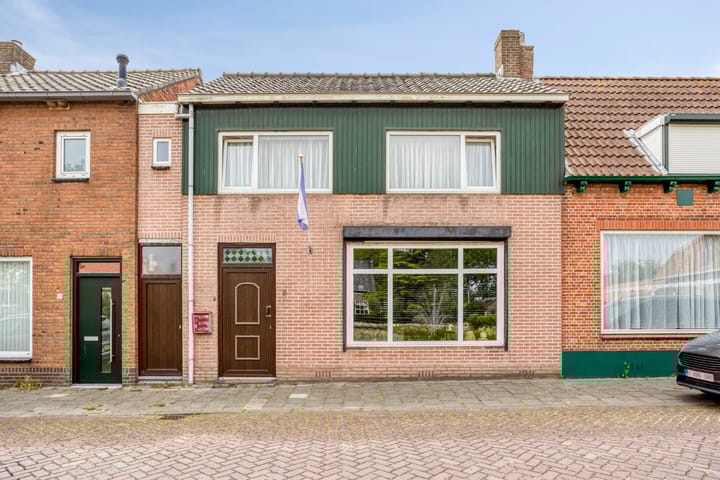 Voorstraat 6 in Groede foto