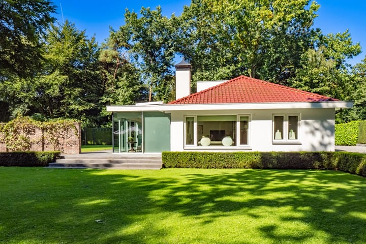 Vossenlaan 33 in Bosch en Duin