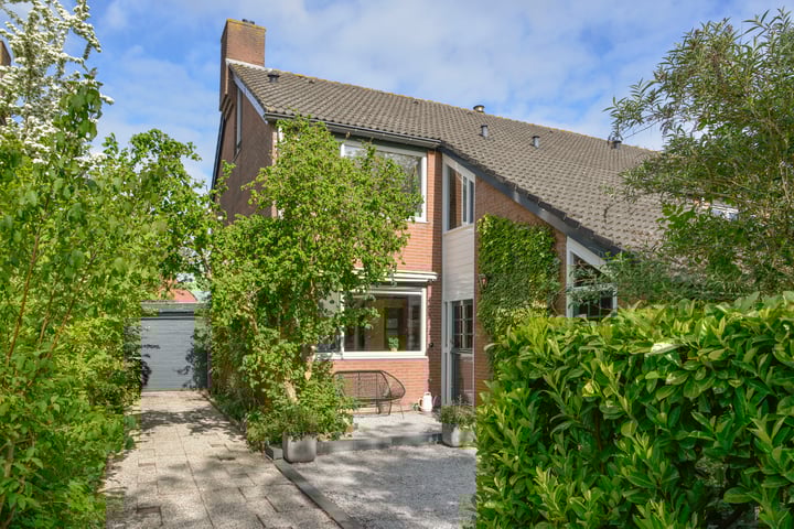 Vossestaart 21 in Huizen foto