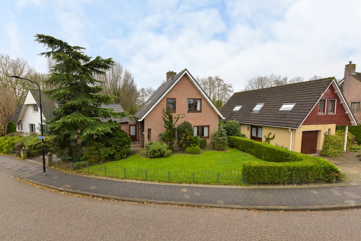 Vossestaart 5 in Wilnis foto