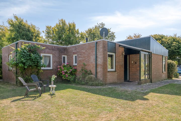 Vuurbakenstraat 8 in Vrouwenpolder