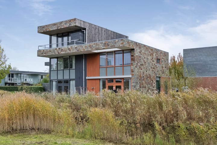 Vuurboetsduin 64 in Hoofddorp