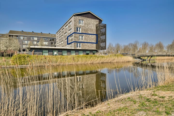 Waddenweg 333 in Hoofddorp foto
