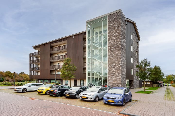 Waddenweg 351 in Hoofddorp foto