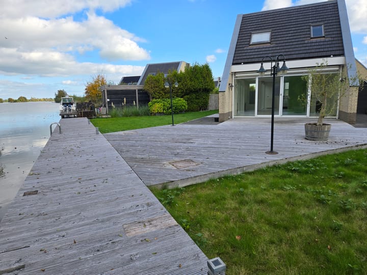 Waeterrijck 11 in Vinkeveen