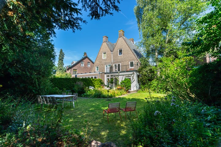 Waldecklaan 20 in Bussum foto