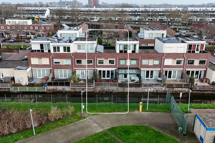 Warmoezerij 40 in Alphen aan den Rijn foto