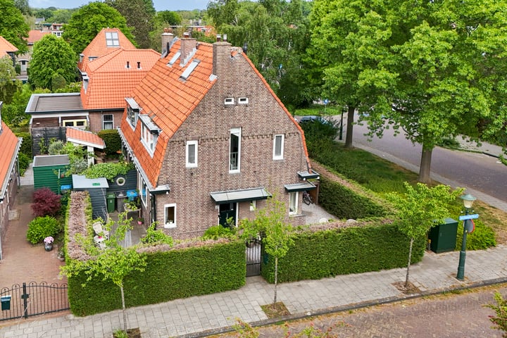 Wassenaerstraat 2 in Wassenaar foto