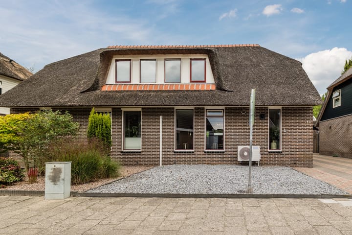 Waterkant 14 in Oude Pekela foto