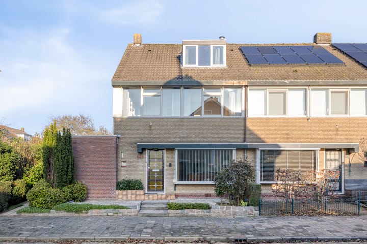 Weegbree 141 in Krimpen aan den IJssel foto