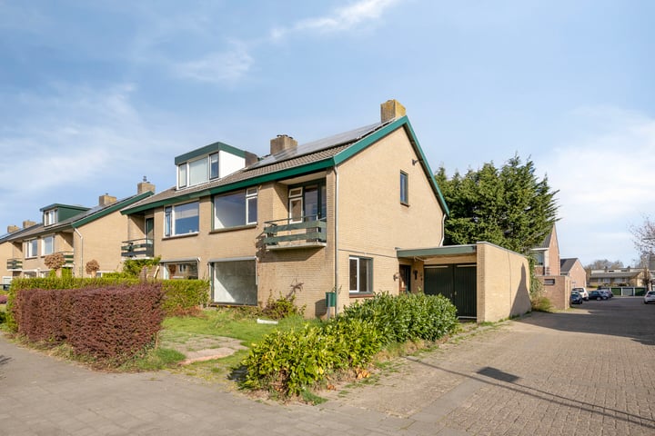 Weerdestein 71 in Oosterhout foto