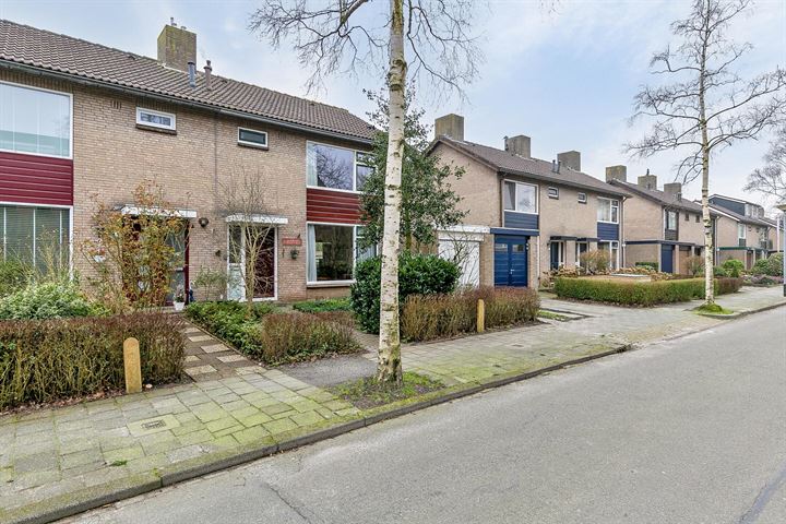 Wegalaan 20 in Groningen foto