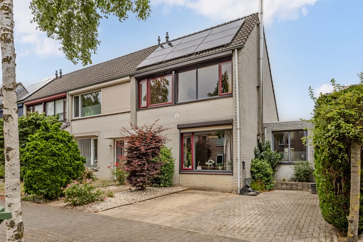 Wegedoorn 104 in Cuijk foto