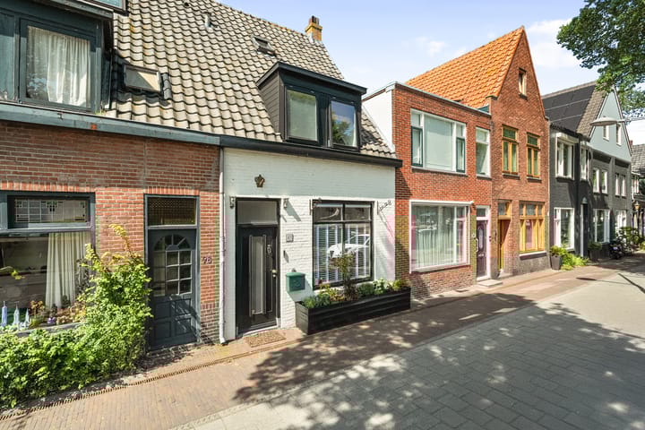 Weststraat 97 in Den Helder foto