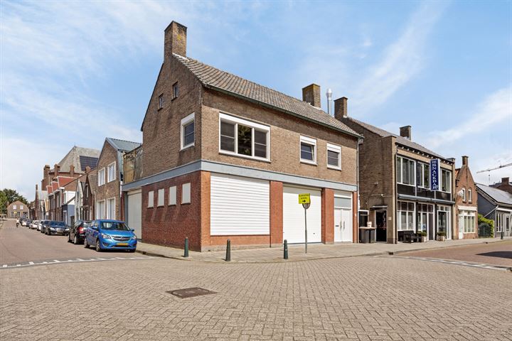 Westzijstraat 10 in Dinteloord foto