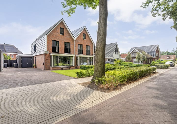 Wethouder H.H. Korteboslaan 115 in Rijssen foto