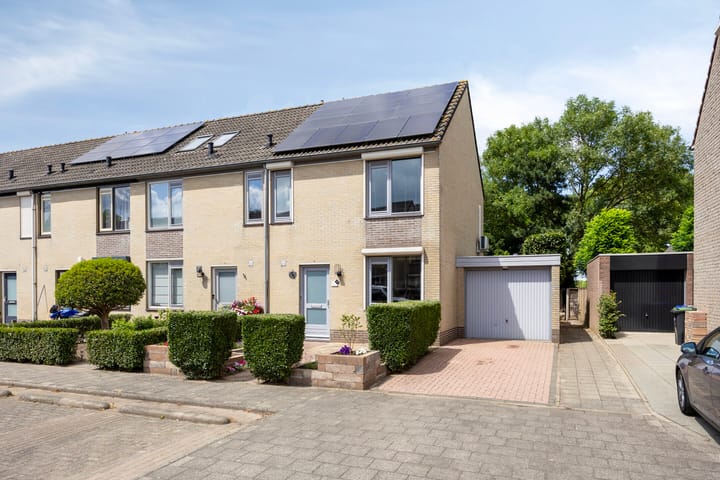 Wethouder M J van den Hatertstraat 29 in IJzendoorn foto