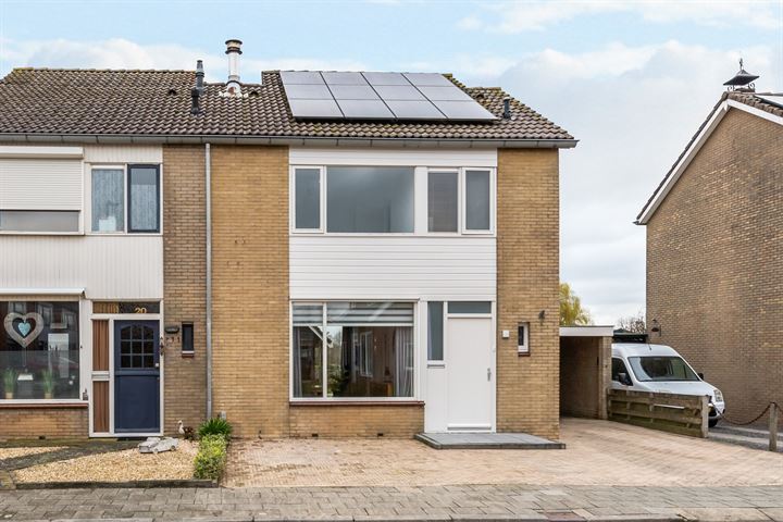 Wethouder van Gamerenstraat 18 in Rhenoy foto