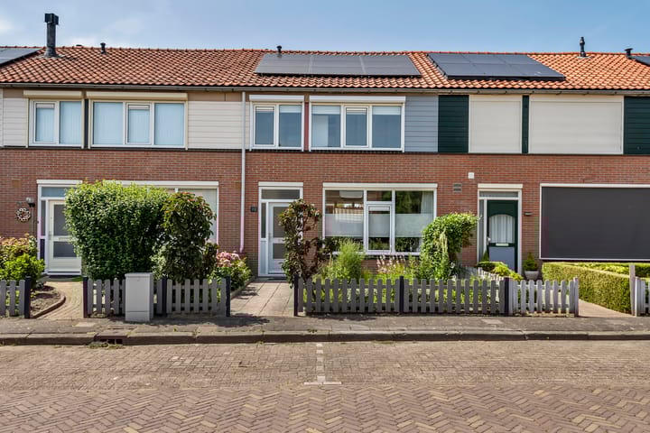 Wethouder van Ooijenweg 10 in Wadenoijen foto