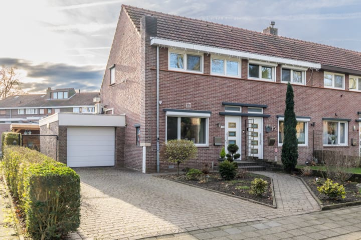 Wieënweg 13 in Brunssum foto