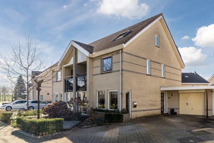 Wielewaallaan 36 in Tiel foto