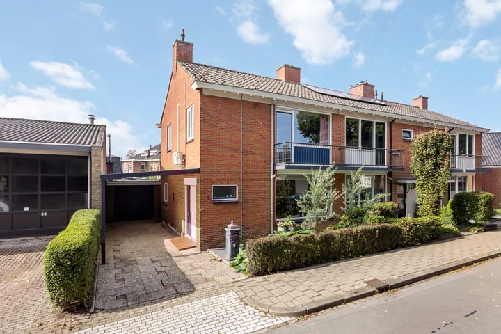 Wielewaalstraat 6 in Hengelo foto