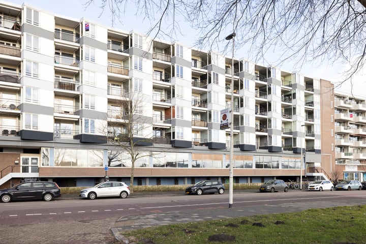 Wijckermolen 120 in Beverwijk foto