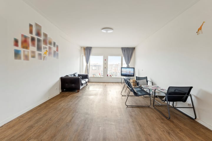 Wijkerstraatweg 125A in Velsen-Noord foto