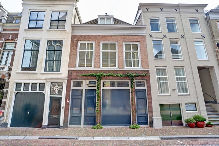 Wijnstraat 104 in Dordrecht foto