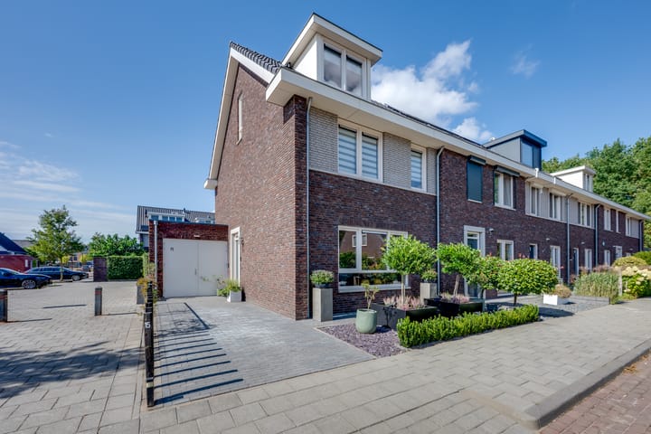 Wilgenroos 15 in Hoeven