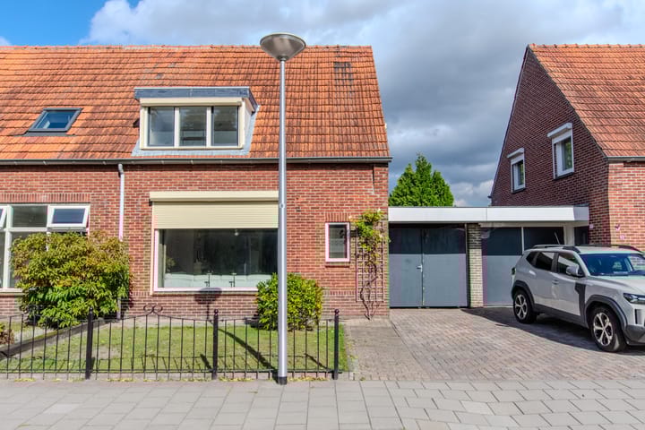 Wilhelmietenstraat 33 in Huijbergen foto