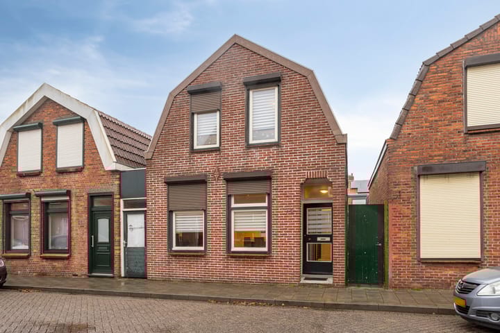 Wilhelminastraat 34 in Axel foto