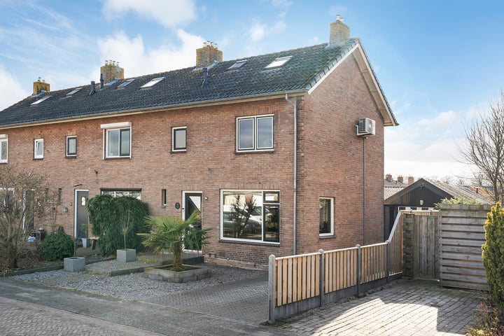 Wilhelminastraat 6 in De Krim