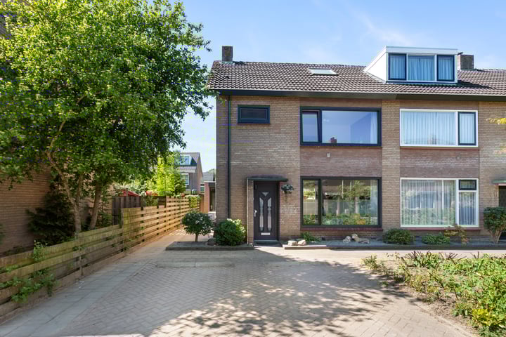 Willem Alexanderhof 9 in Huissen foto