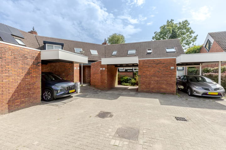 Willem-Alexanderplantsoen 128 in Barendrecht foto