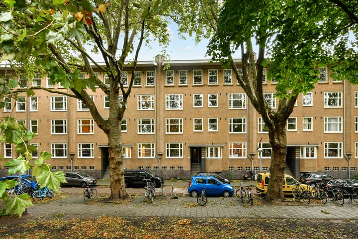 Willem de Zwijgerlaan 142-H in Amsterdam foto