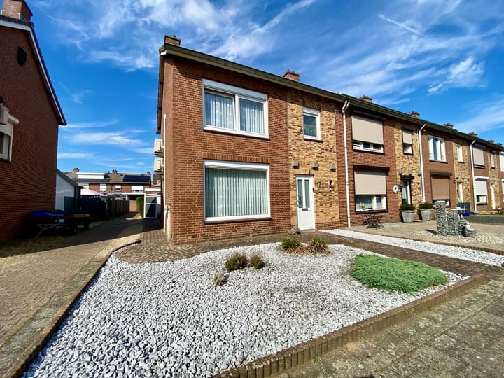 Willibrordusstraat 17 in Echt foto