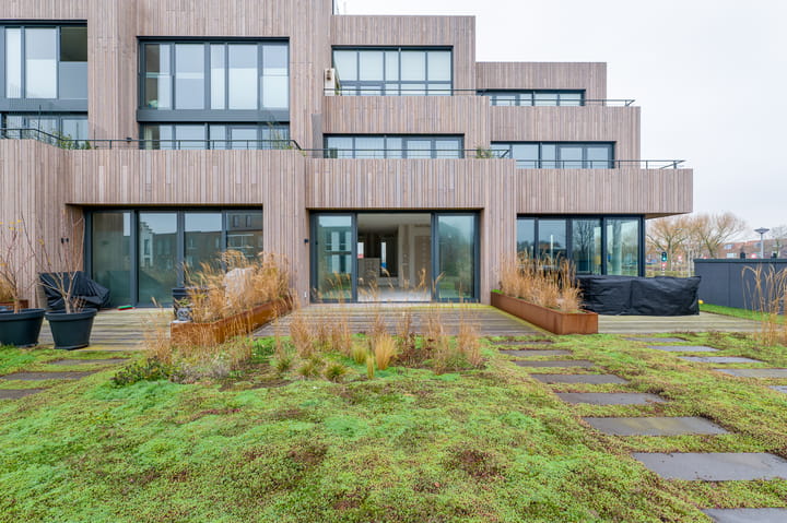 Wimpelplantsoen 450 in Almere foto