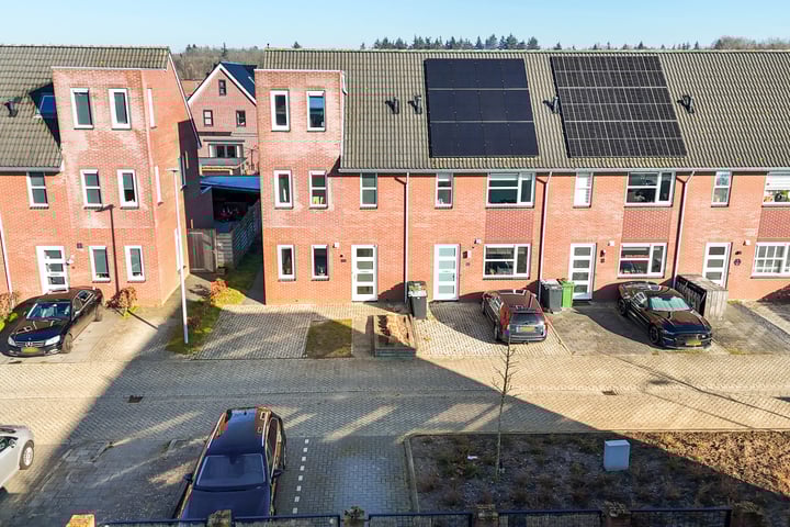 Wingerdwal 10 in Emmen foto