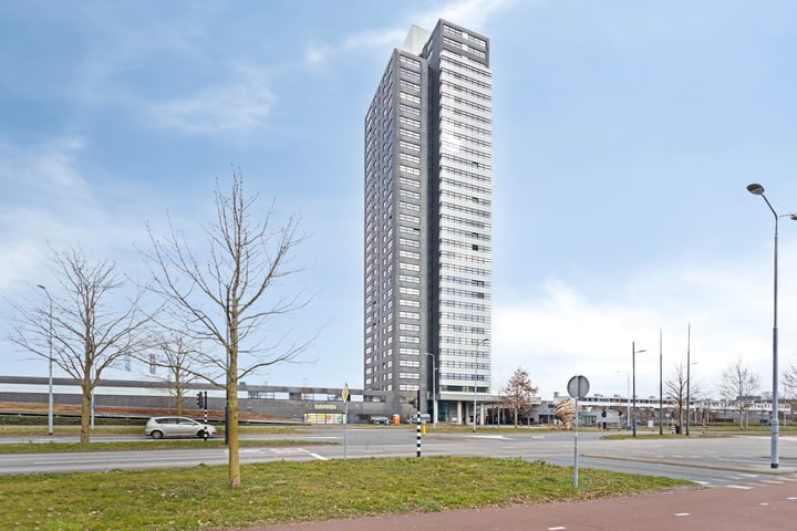 Winkelcentrum Woensel 181 in Eindhoven foto
