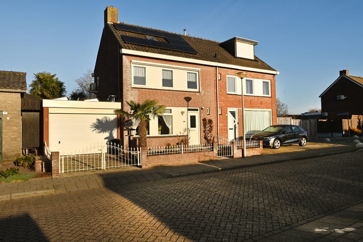 Wit Kruis 1 in Steenbergen