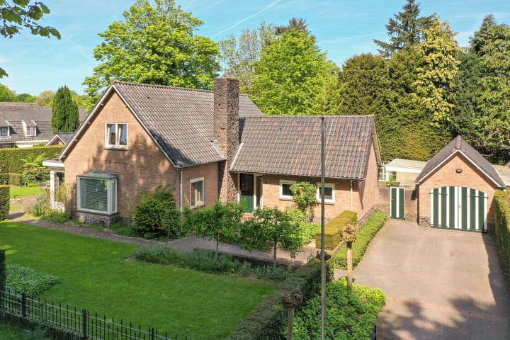 Woensbergweg 1 in Huizen foto