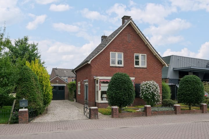 Worker Landen 16a in Bornerbroek foto