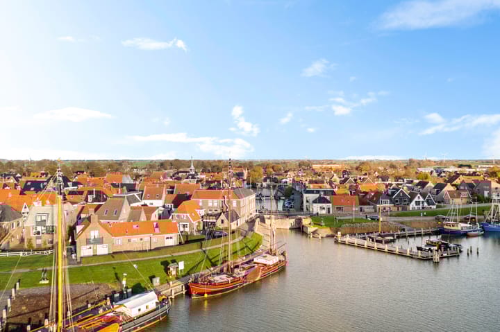 Workumerdijk 3 in Makkum foto