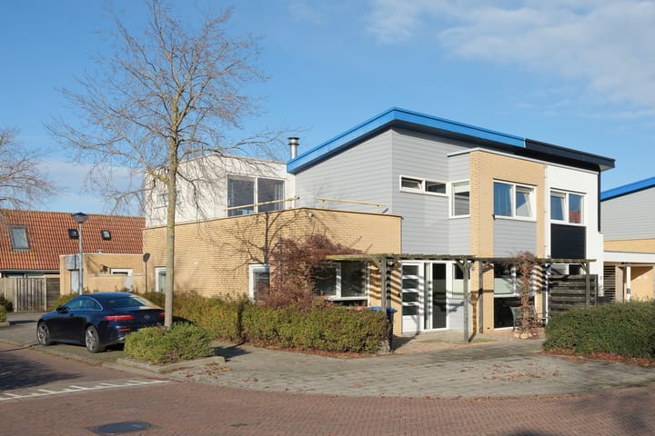 Workumstraat 24 in Lelystad