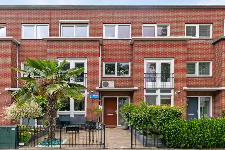 Wout van Heusdensingel 19 in Rotterdam foto