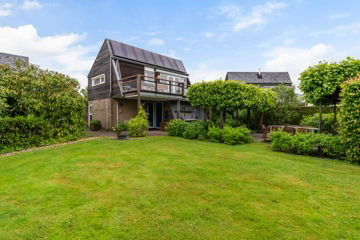 Yn 'e Lijte 64 in Grou foto