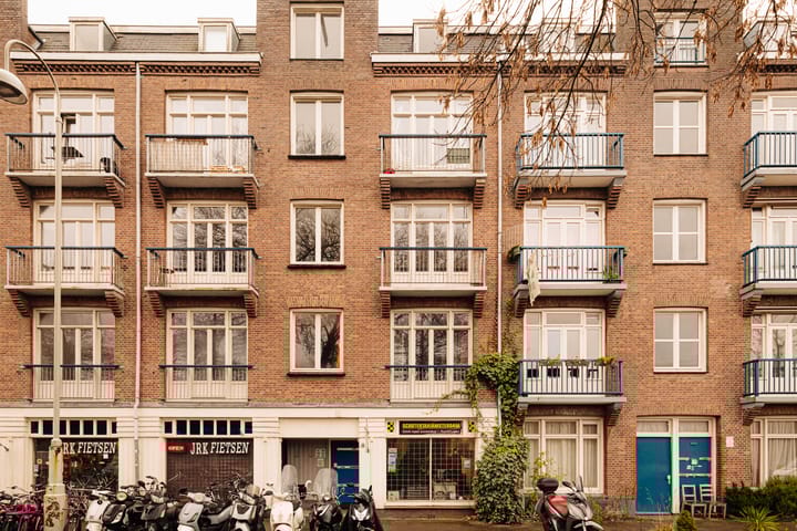 Zaanstraat 143 in Amsterdam foto