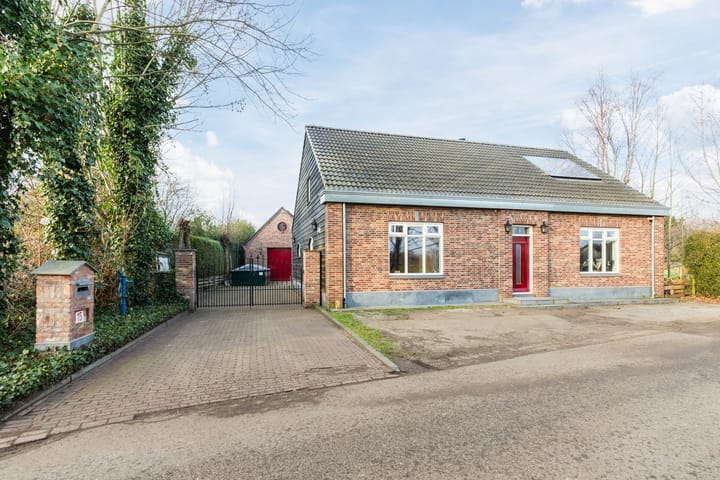 Zandstraat 15 in Hooge Zwaluwe