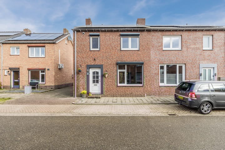 Zandstraat 27 in Belfeld foto